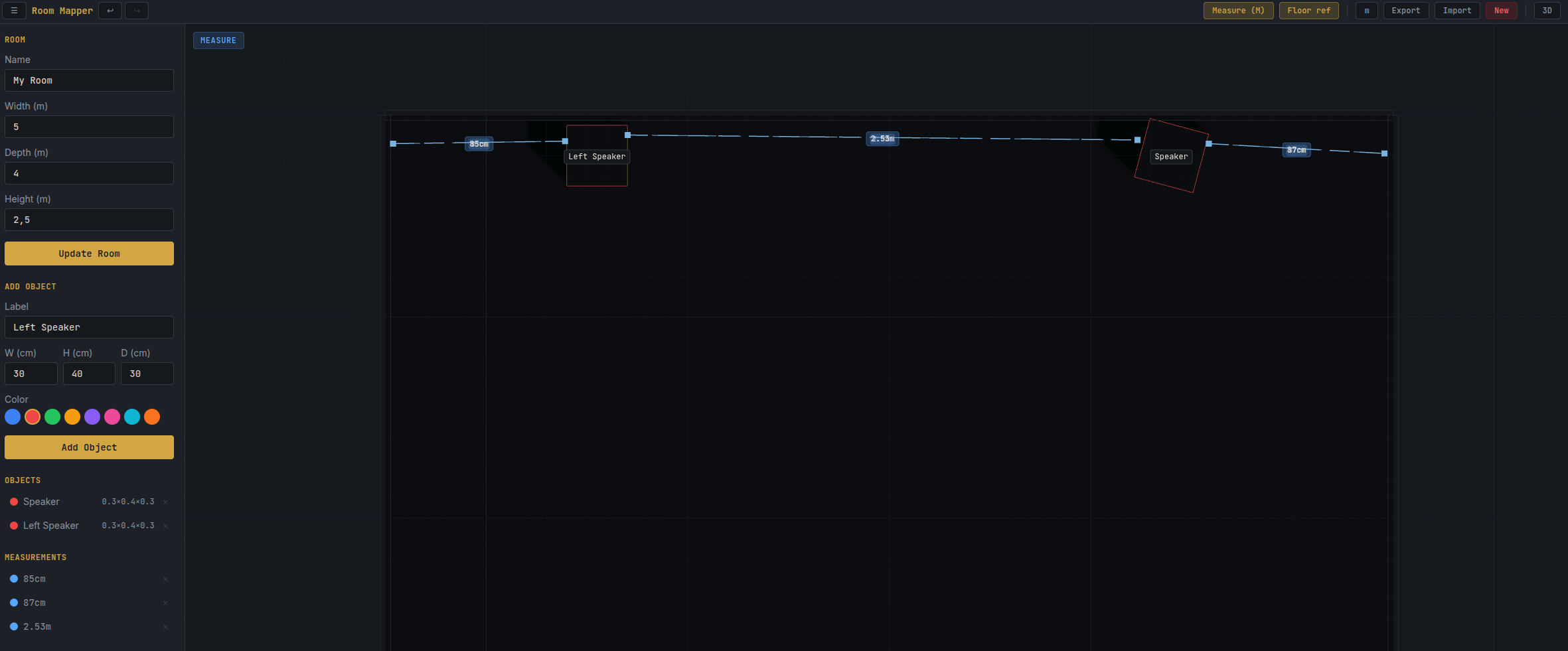 Full interface — 2D view with multiple measurements between speakers, sidebar showing objects and measurement readouts